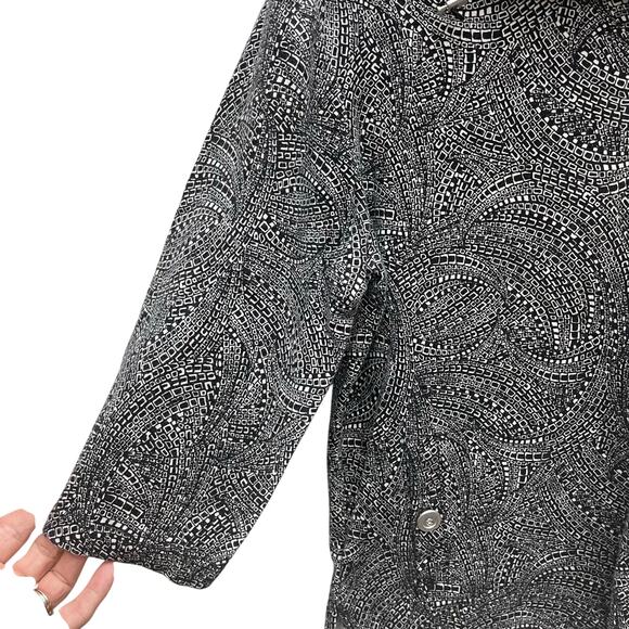 Chico’s Weekend By Chico’s Black and White Knit Pullover Size Large - Picture 5 of 10